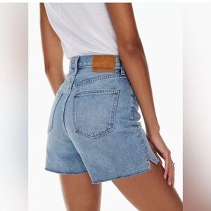 ARITZIA DENIM FORUM The Yoko Mid Thigh Short Size 25